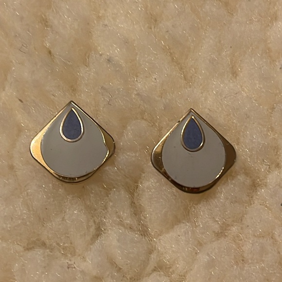 Samuel Huang Purple, Cream, & Gold Earrings - Picture 15 of 16